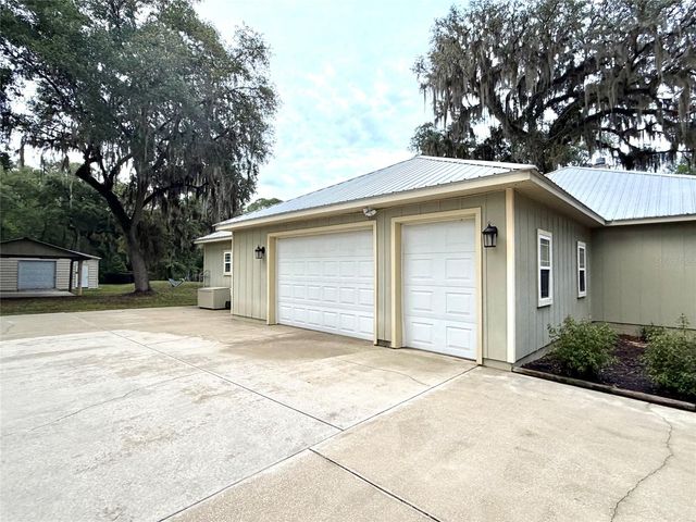 1043 SE COUNTY ROAD 21B, Melrose, FL 32666