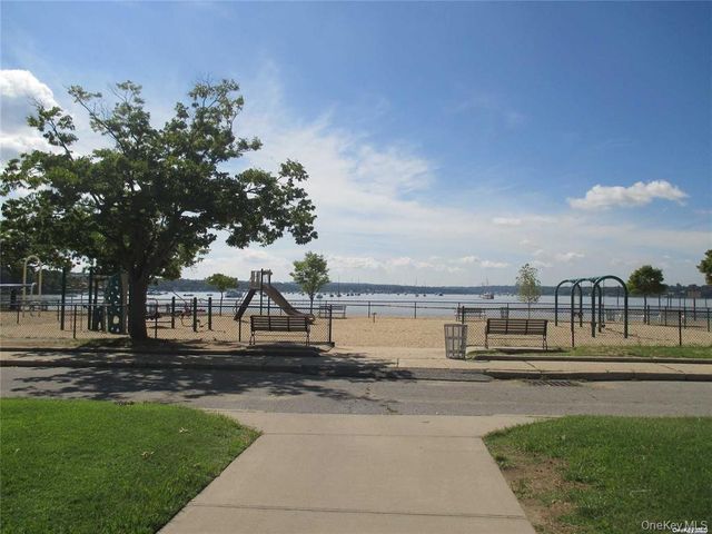 11 Juniper Road, Port Washington, NY 11050