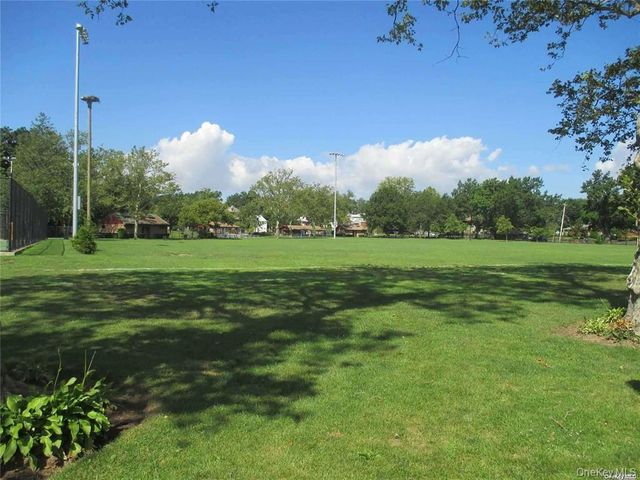 11 Juniper Road, Port Washington, NY 11050