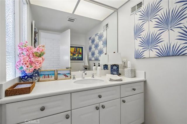 1251 Surfline Way, Corona Del Mar, CA 92625
