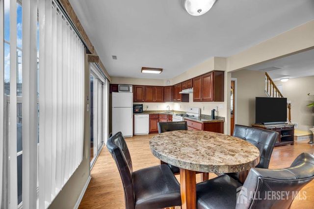 16 Rodio Court, Sayreville, NJ 08872