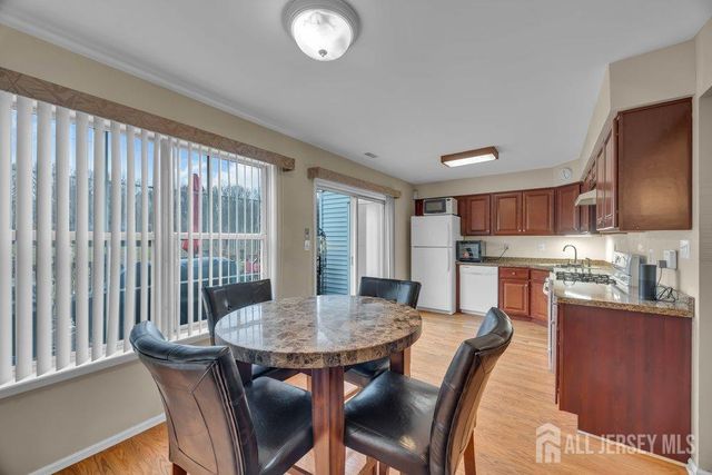 16 Rodio Court, Sayreville, NJ 08872