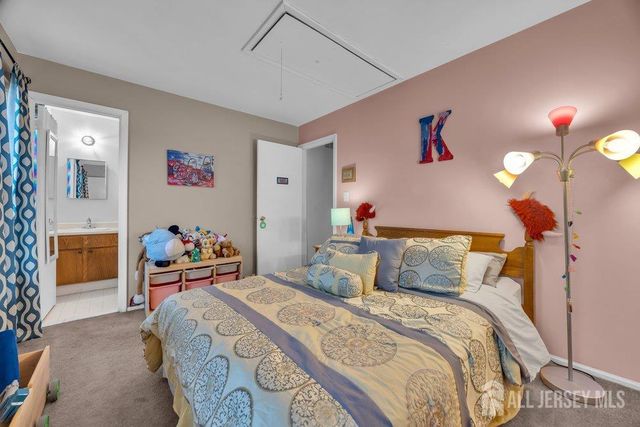 16 Rodio Court, Sayreville, NJ 08872