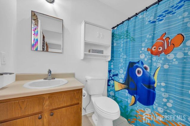 16 Rodio Court, Sayreville, NJ 08872