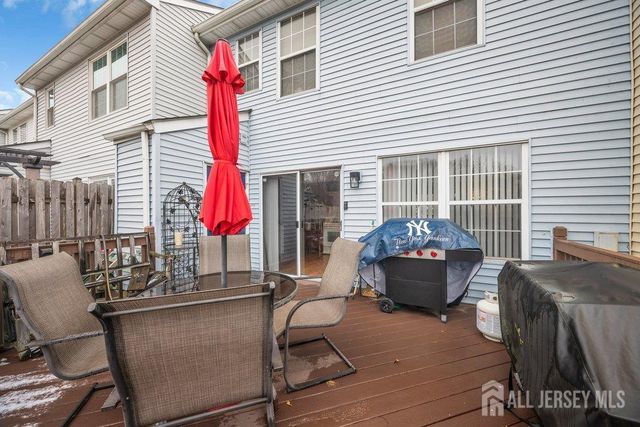 16 Rodio Court, Sayreville, NJ 08872