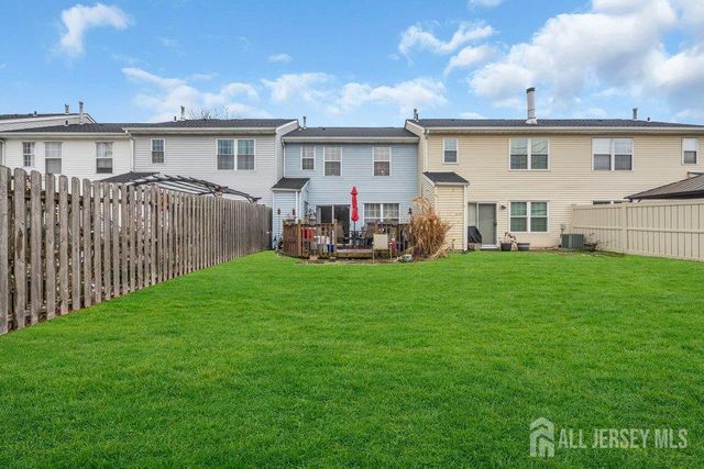 16 Rodio Court, Sayreville, NJ 08872