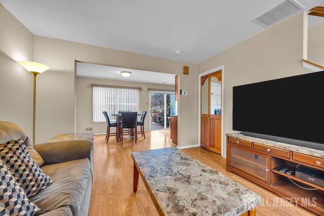 16 Rodio Court, Sayreville, NJ 08872