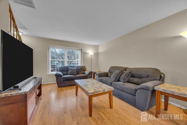 16 Rodio Court, Sayreville, NJ 08872