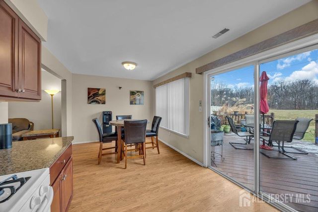 16 Rodio Court, Sayreville, NJ 08872