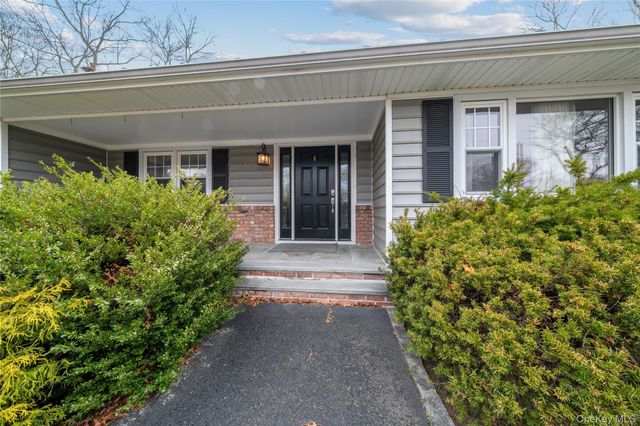 7 Fox Road, East Setauket, NY 11733