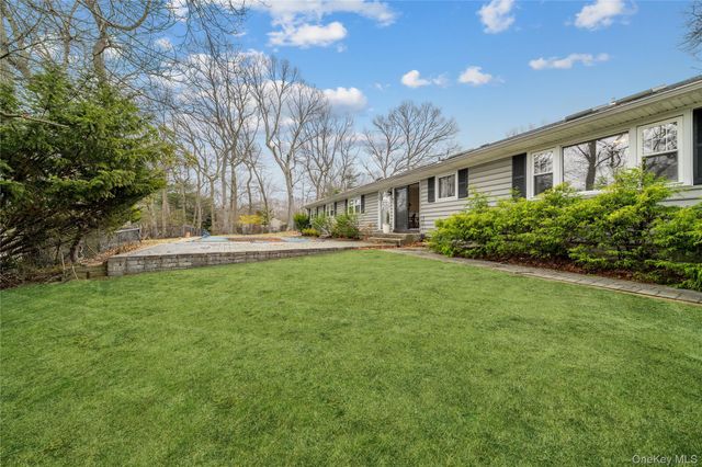 7 Fox Road, East Setauket, NY 11733