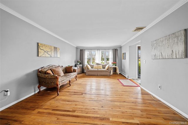 7 Fox Road, East Setauket, NY 11733