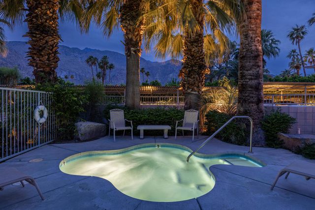 155 W Hermosa Place 3, Palm Springs, CA 92262