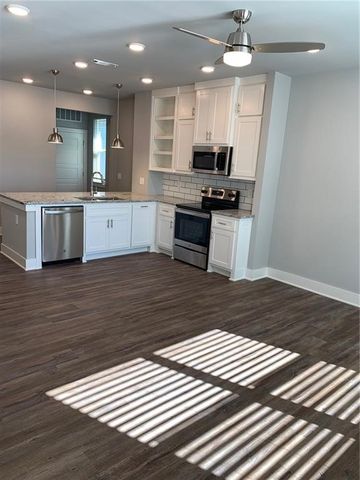 1735 Deane Street, Fayetteville, AR 72704