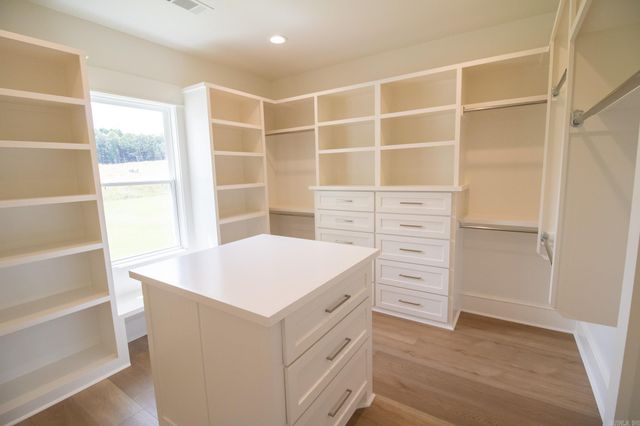 1645 Dolphin Drive, Conway, AR 72034