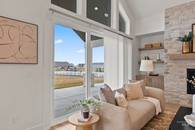 8835 Double Shot Hollow Ln, Middleton, ID 83644