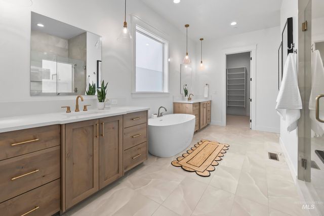 8835 Double Shot Hollow Ln, Middleton, ID 83644