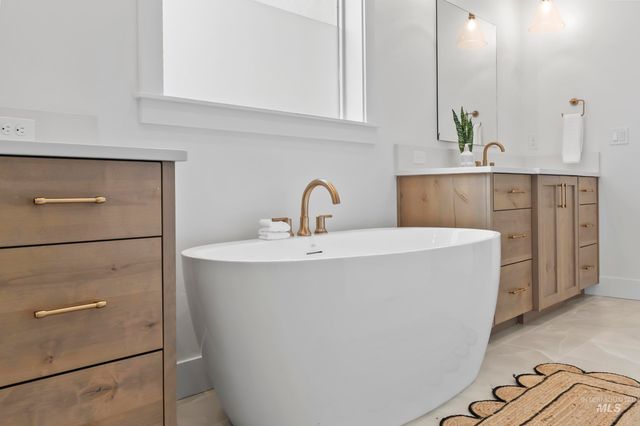 8835 Double Shot Hollow Ln, Middleton, ID 83644