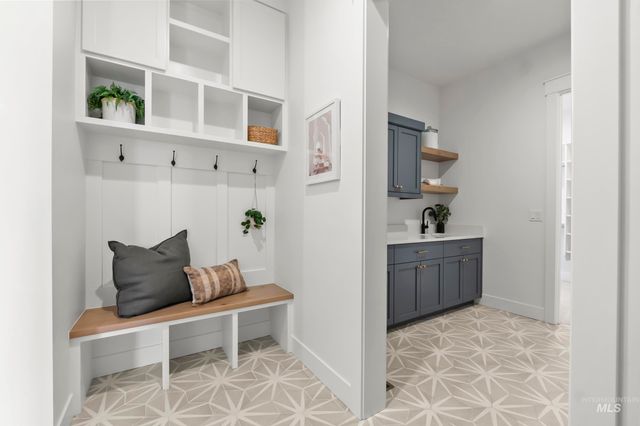 8835 Double Shot Hollow Ln, Middleton, ID 83644