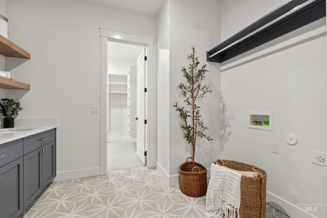 8835 Double Shot Hollow Ln, Middleton, ID 83644