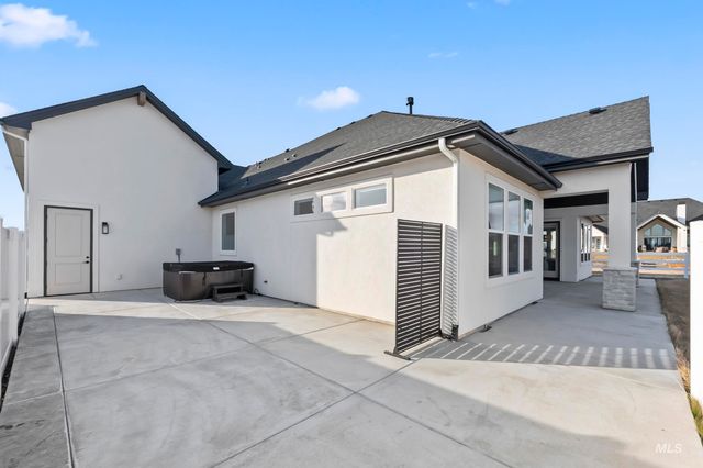 8835 Double Shot Hollow Ln, Middleton, ID 83644