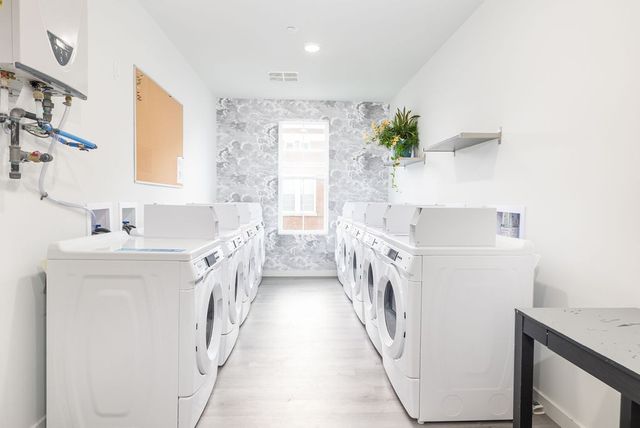 518 Madison St Unit 102, Clarksville, TN 37040