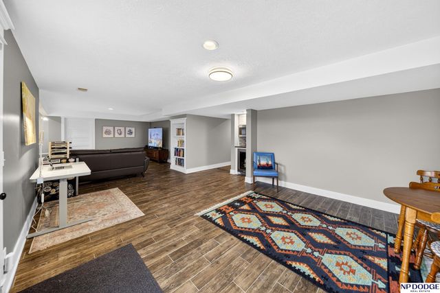 16116 Davenport Street, Omaha, NE 68118