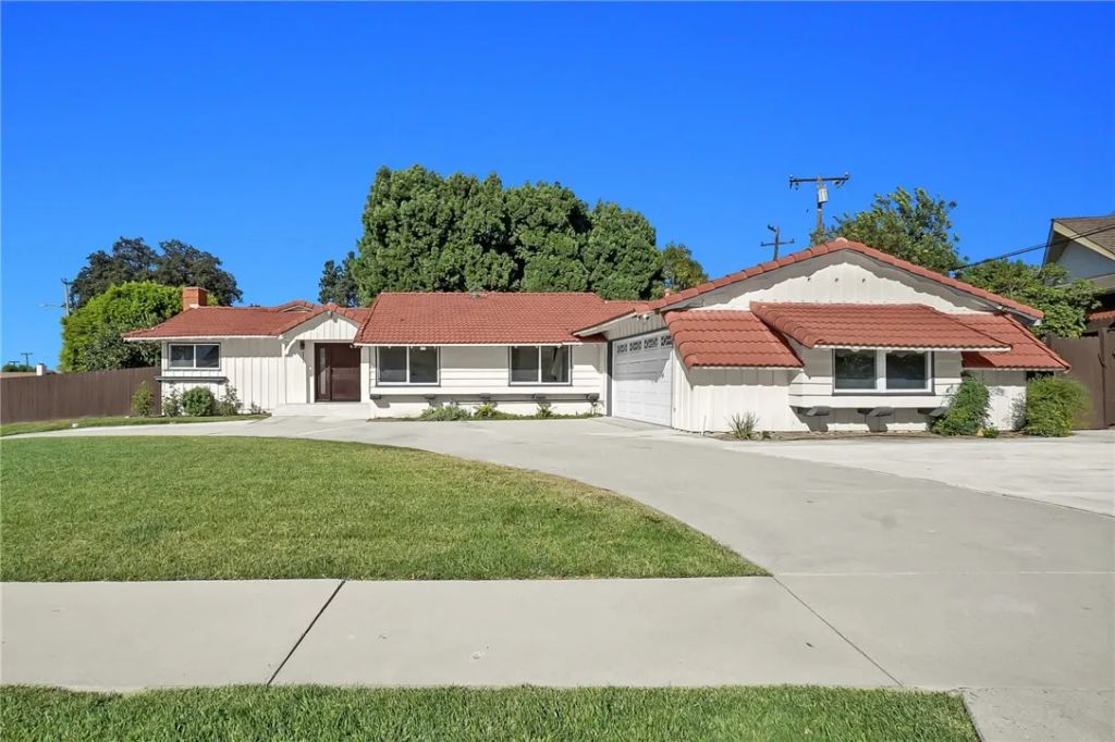 2904 Fragancia Avenue, Hacienda Heights, CA 91745