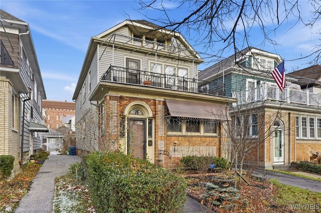 691 Columbus Parkway, Buffalo, NY 14213