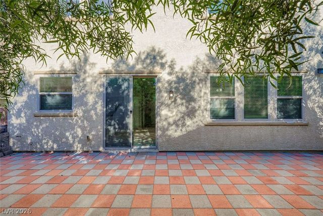 371 Botanic Gardens Drive, Las Vegas, NV 89148