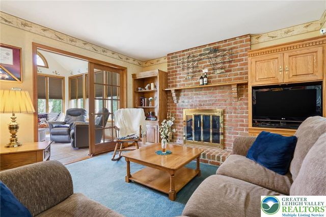 1011 Johnston Drive, Bethlehem Twp, PA 18017