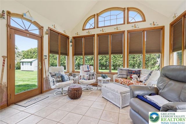 1011 Johnston Drive, Bethlehem Twp, PA 18017