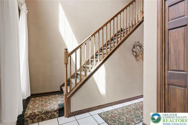1011 Johnston Drive, Bethlehem Twp, PA 18017