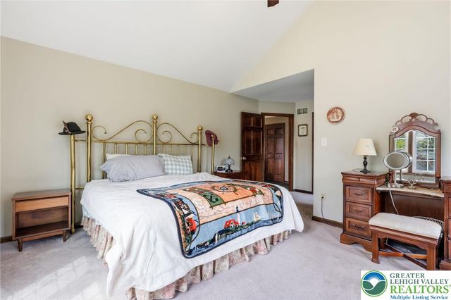 1011 Johnston Drive, Bethlehem Twp, PA 18017