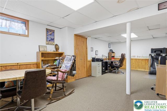 1011 Johnston Drive, Bethlehem Twp, PA 18017