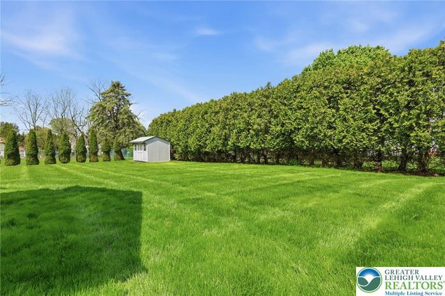 1011 Johnston Drive, Bethlehem Twp, PA 18017