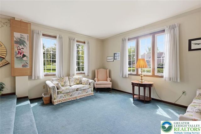 1011 Johnston Drive, Bethlehem Twp, PA 18017