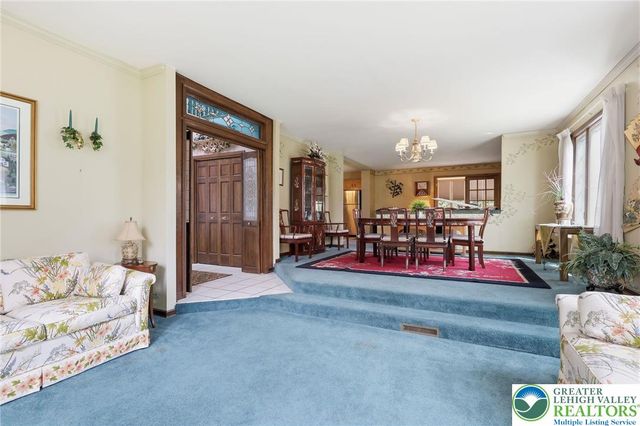 1011 Johnston Drive, Bethlehem Twp, PA 18017