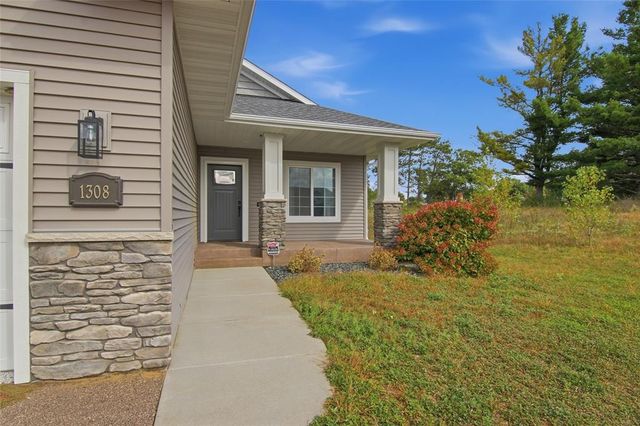 1308 St Andrews Drive, Altoona, WI 54720