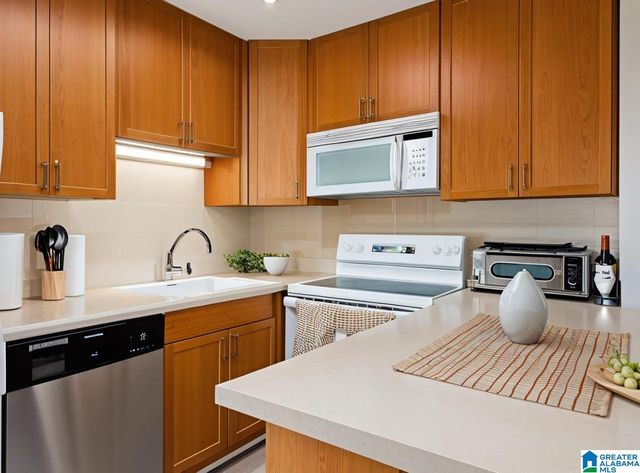 1327 31st St S Apt B, Birmingham, AL 35205