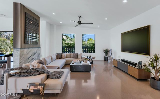 75 E Griswold Road, Phoenix, AZ 85020