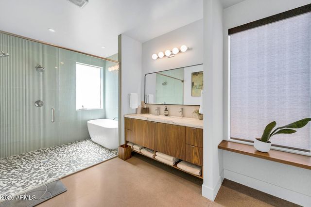 75 E Griswold Road, Phoenix, AZ 85020