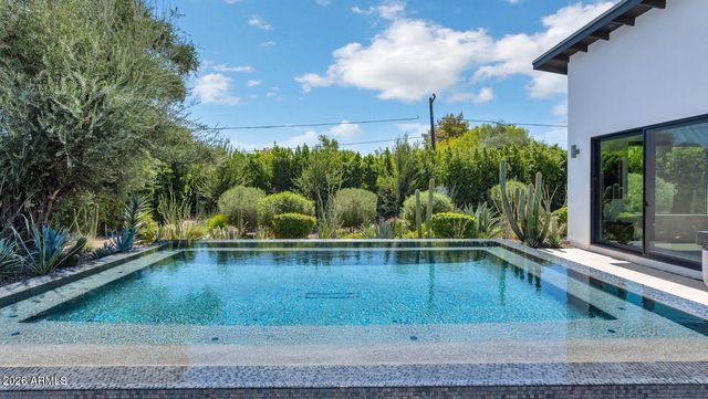 75 E Griswold Road, Phoenix, AZ 85020