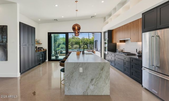 75 E Griswold Road, Phoenix, AZ 85020