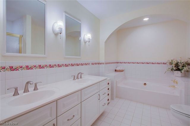 1027 Heath Way, Stow, OH 44224