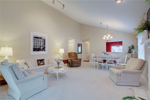 1027 Heath Way, Stow, OH 44224