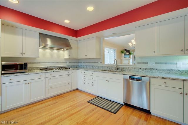 1027 Heath Way, Stow, OH 44224