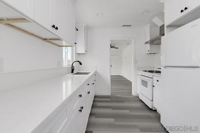 2888 Ocean View, San Diego, CA 92113