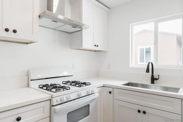 2888 Ocean View, San Diego, CA 92113