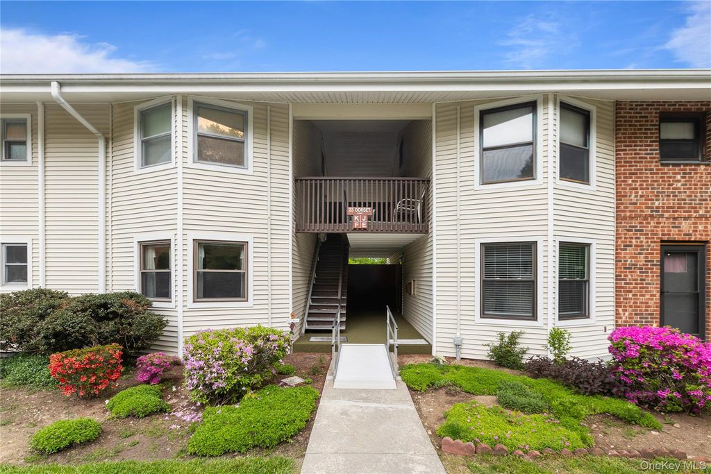 23 Dorset Court F, Yorktown Heights, NY 10598